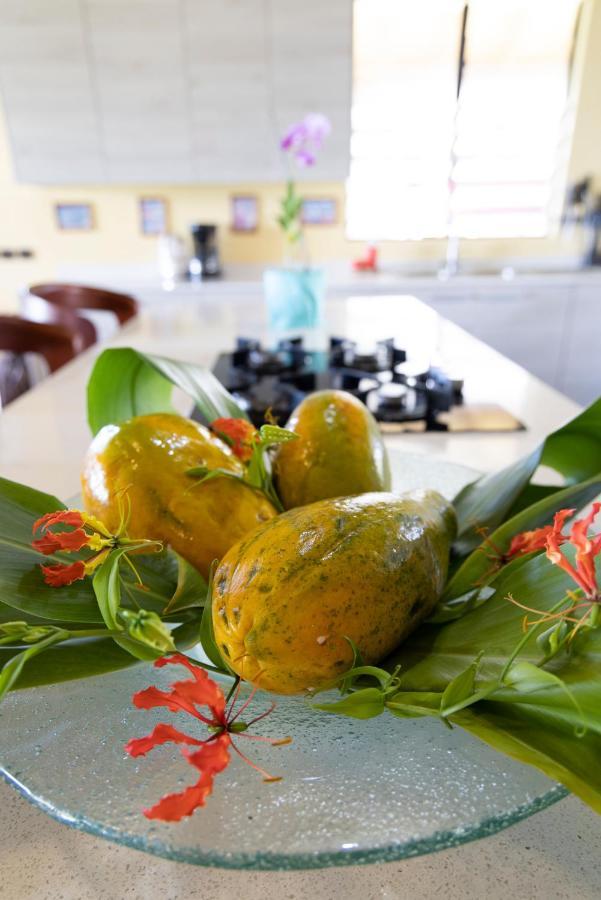 Fare Manava Villa โบราโบรา ภายนอก รูปภาพ