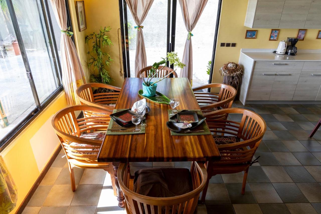 Fare Manava Villa โบราโบรา ภายนอก รูปภาพ